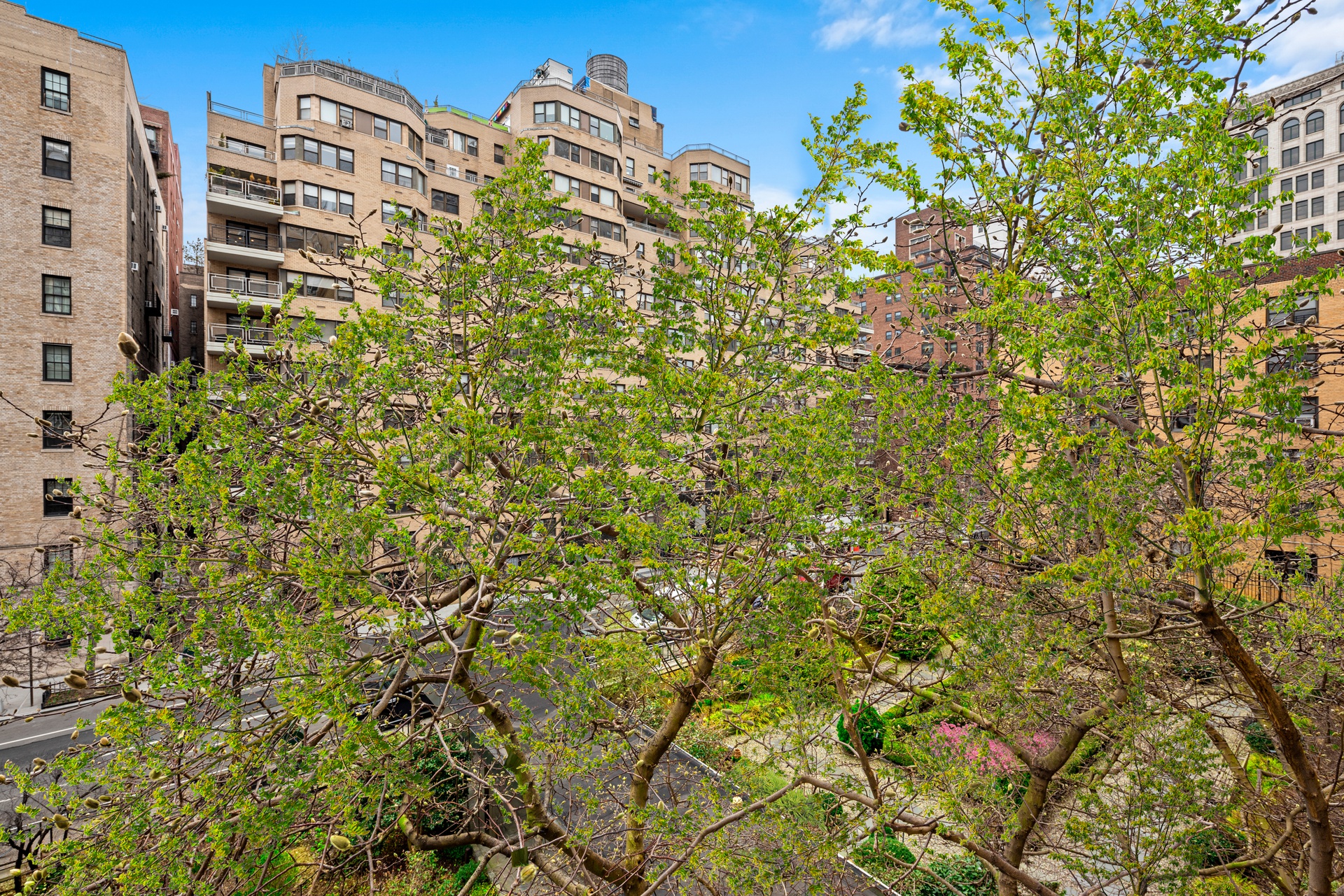 40 East 9th Street, Unit 4F Manhattan, NY 10003 - Photo 8 of 23