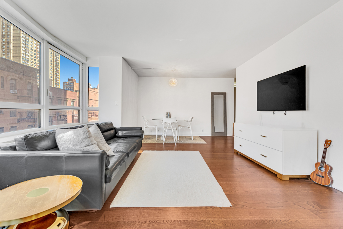 200 East 94th Street, Unit 315 Manhattan, NY 10128 - Photo 3 of 14