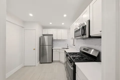 $390,000 | 1577 East 17th Street, Unit 2F | Midwood