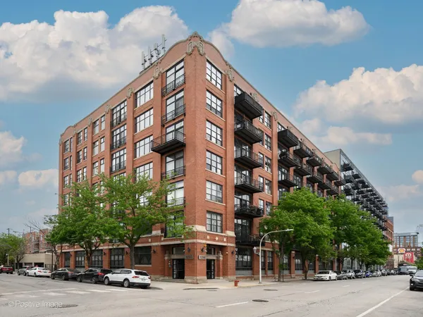 $445,000 | 1250 West Van Buren Street, Unit 401, Chicago, IL 60607