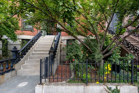 $1,300,000 | 484 Massachusetts Avenue, Unit 1, Boston, MA 02118