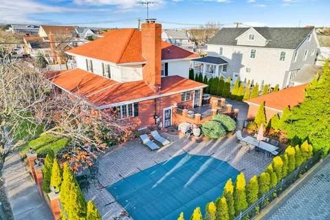 $2,000,000 | 142-15 Newport Avenue | Neponsit