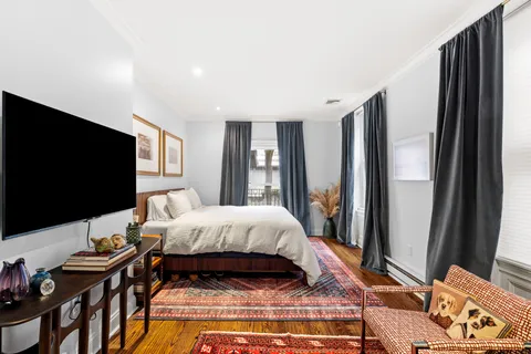 $1,100,000 | 1617 Spruce Street, Unit 200, Philadelphia, PA 19103