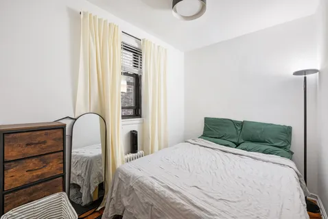 $449,000 | 431 West 54th Street, Unit 5C | Hell's Kitchen