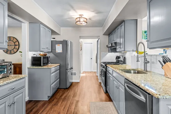 $570,000 | 3 Luray Lane, Marlton, NJ 08053