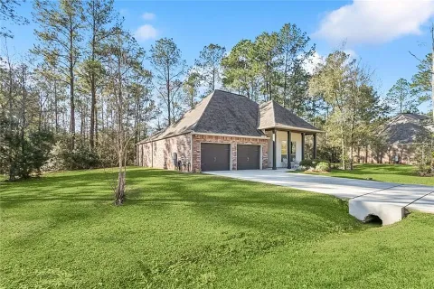 $355,000 | 112 Grand Lake Drive, Covington, LA 70435