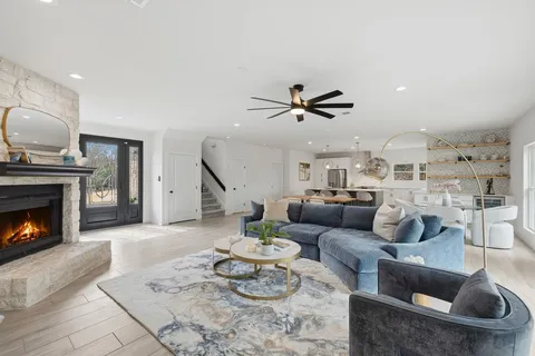 $925,000 | 1904 Lakeway Boulevard, Lakeway, TX 78734