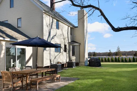 $639,000 | 1705 Wampanoag Trail, Barrington, RI 02806