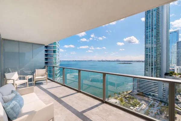 $889,000 | 650 Northeast 32nd Street, Unit 2005, Miami, FL 33137