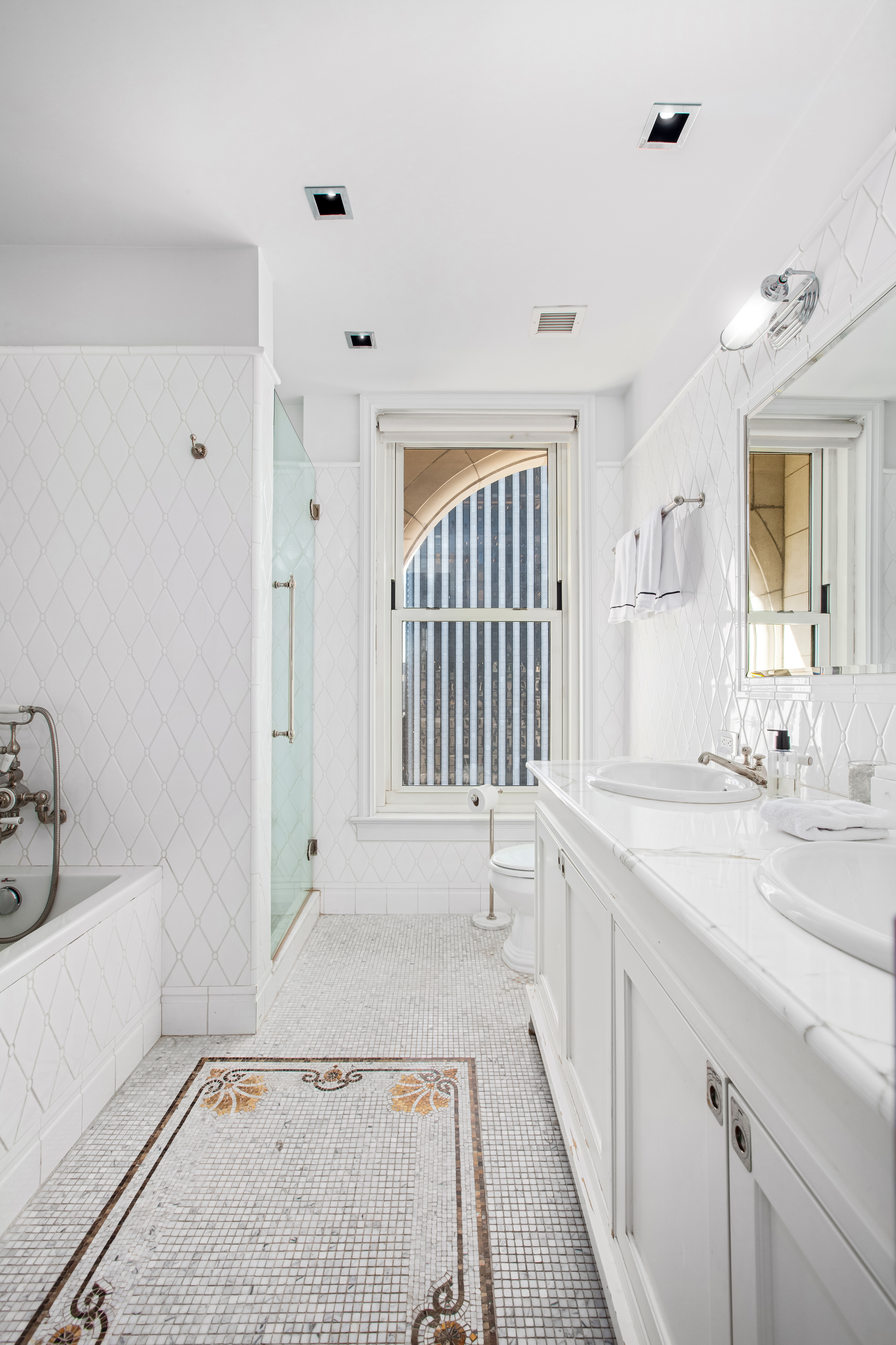 1 Central Park South, Unit 1609 Manhattan, NY 10019 - Photo 13 of 27