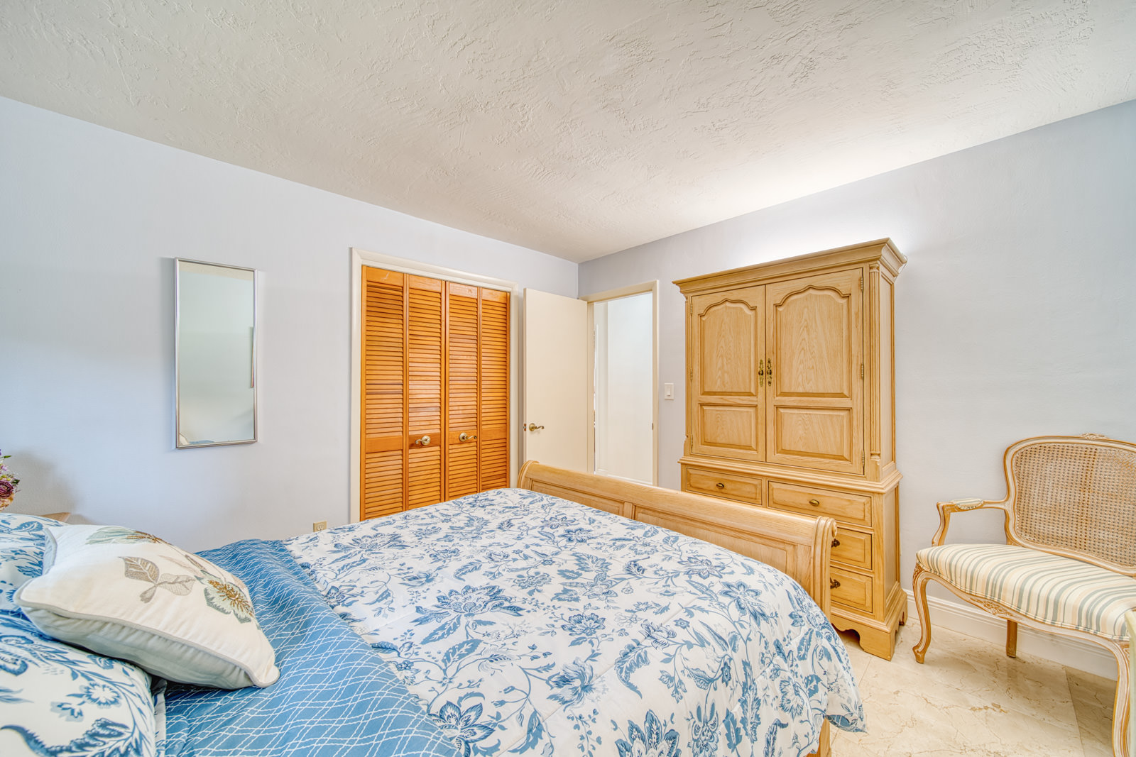 10641 Southwest 99th Terrace Miami, FL 33176 - Photo 15 of 41