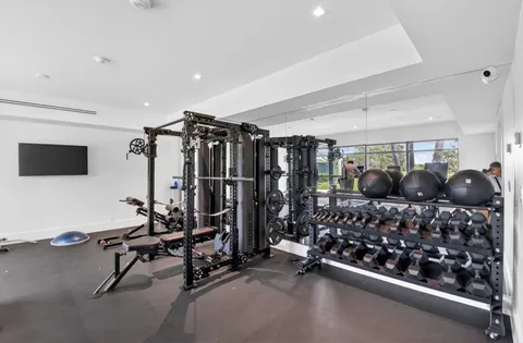 $2,000,000 | 2101 Northwest 25th Street, Boca Raton, FL 33431