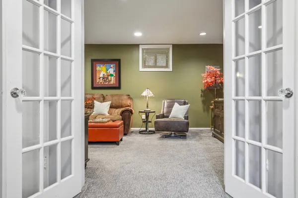 $599,000 | 12 Louisburg Square, Verona, NJ 07044