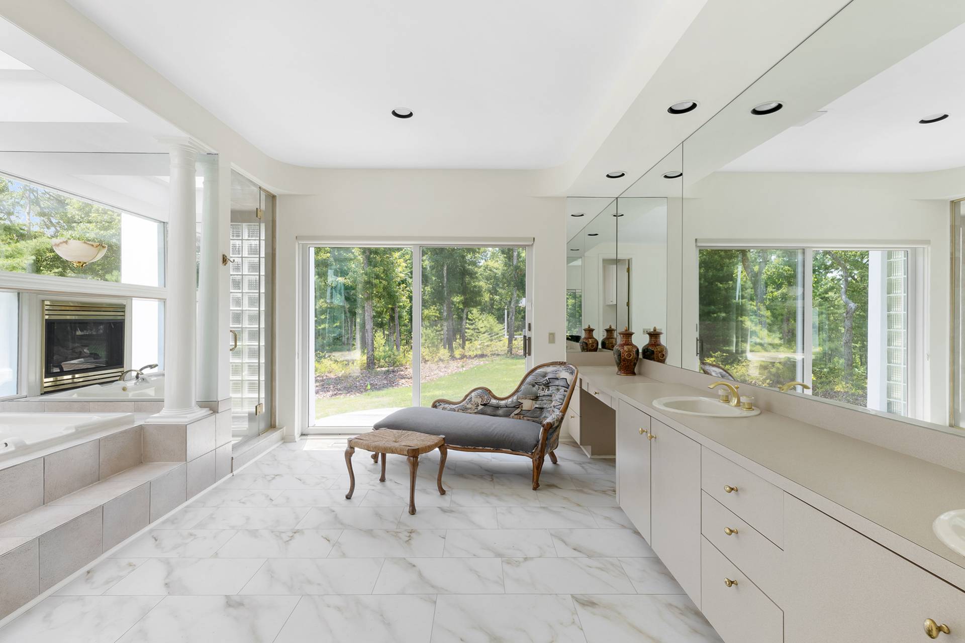 147 Old Northwest Road East Hampton, NY 11937 - Photo 17 of 45