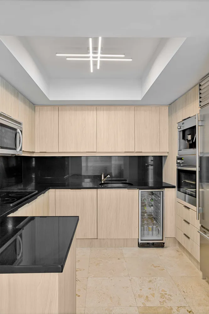 $770,000 | 1331 Brickell Bay Drive, Unit 1606, Miami, FL 33131