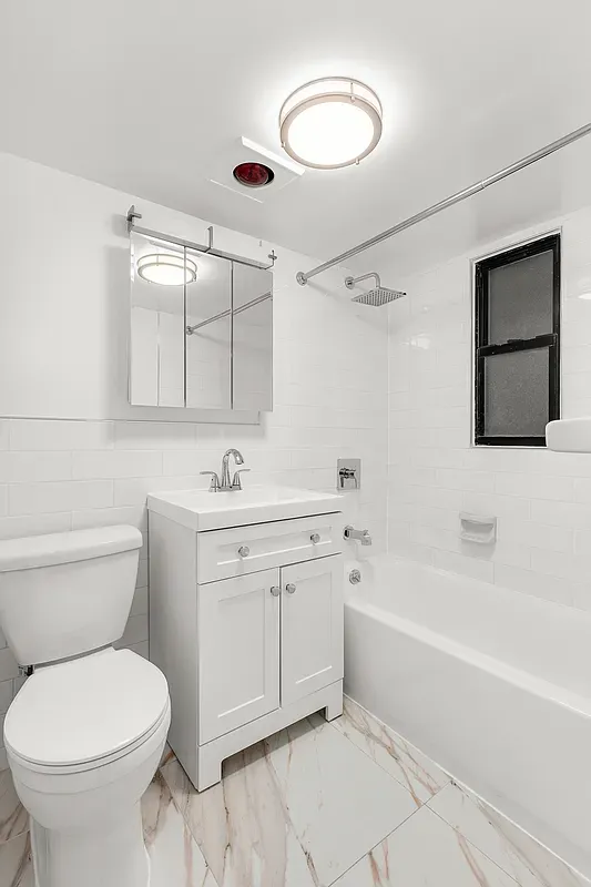 $2,995 | 1582 York Avenue, Unit 5D | Upper East Side