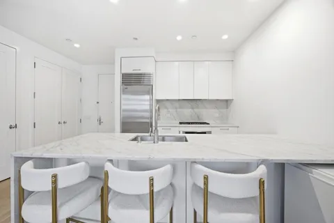 $1,395,000 | 71 Nassau Street, Unit 13C | Financial District