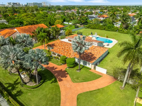 $1,999,000 | 2605 Southwest 115th Avenue, Miami, FL 33165