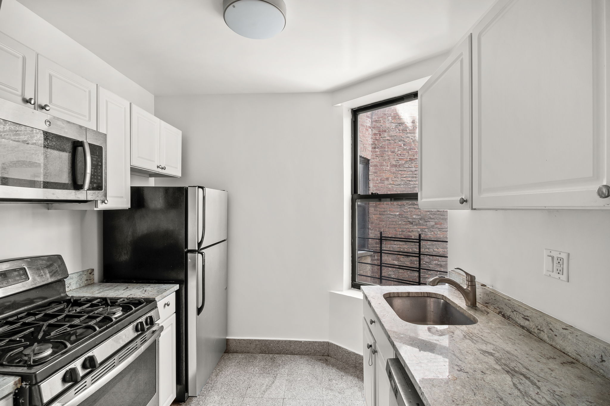 76 Saint Nicholas Pl Unit 33
