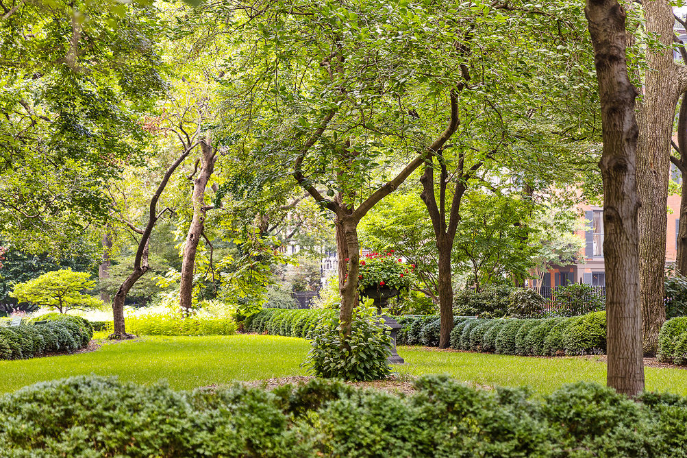 26 Gramercy Park South, Unit 5F Manhattan, NY 10003 - Photo 7 of 13 a view of backyard with large trees