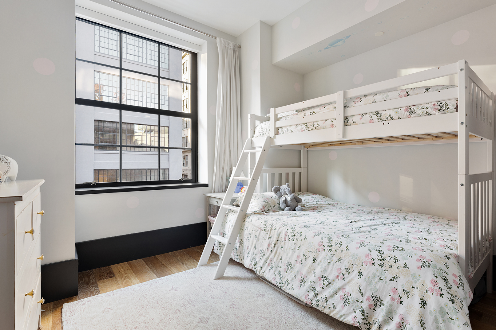 51 Jay Street, Unit 3C Brooklyn, NY 11201 - Photo 7 of 10 a bedroom with a bed and a window