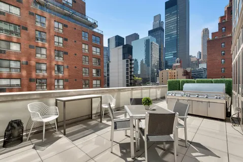 $4,950,000 | 305 East 51st Street, Unit 89B | Midtown East