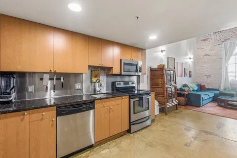 $419,000 | 314 Brown Street, Unit 207, Philadelphia, PA 19123