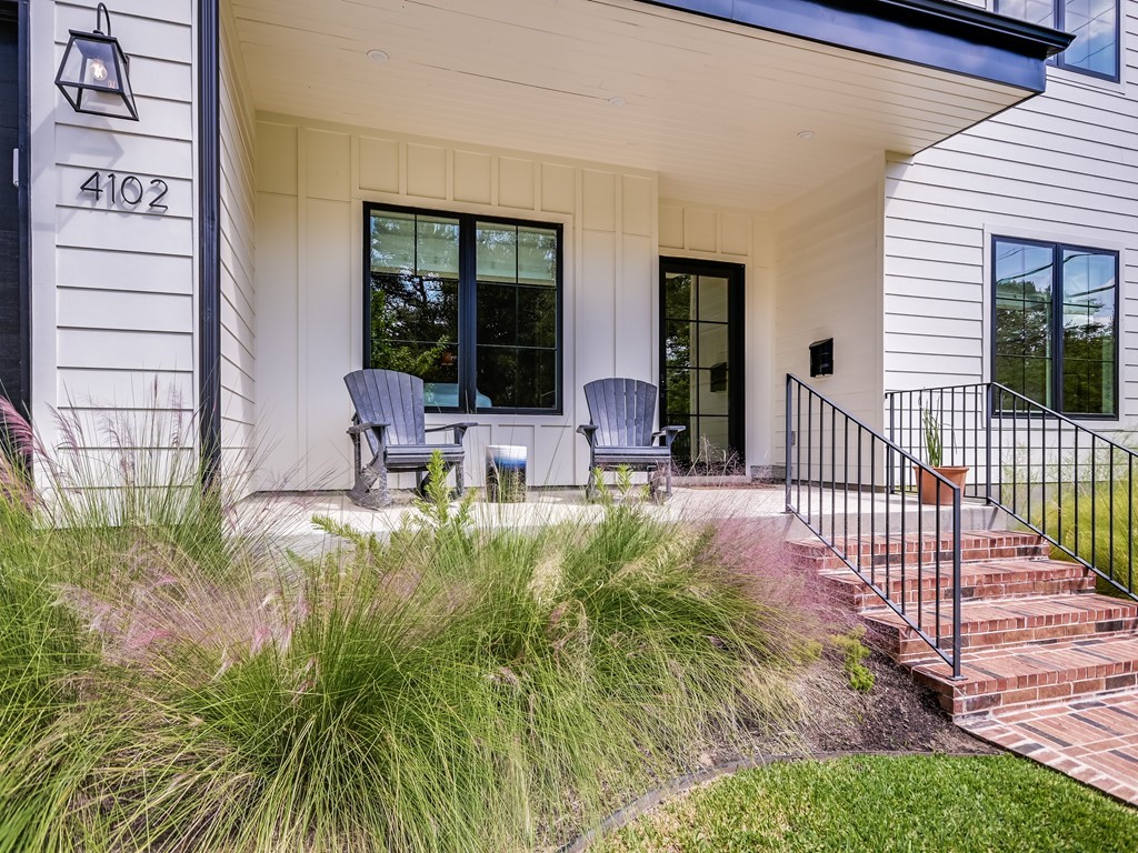4102 Deepwoods Drive Austin, TX 78731 - Photo 2 of 29
