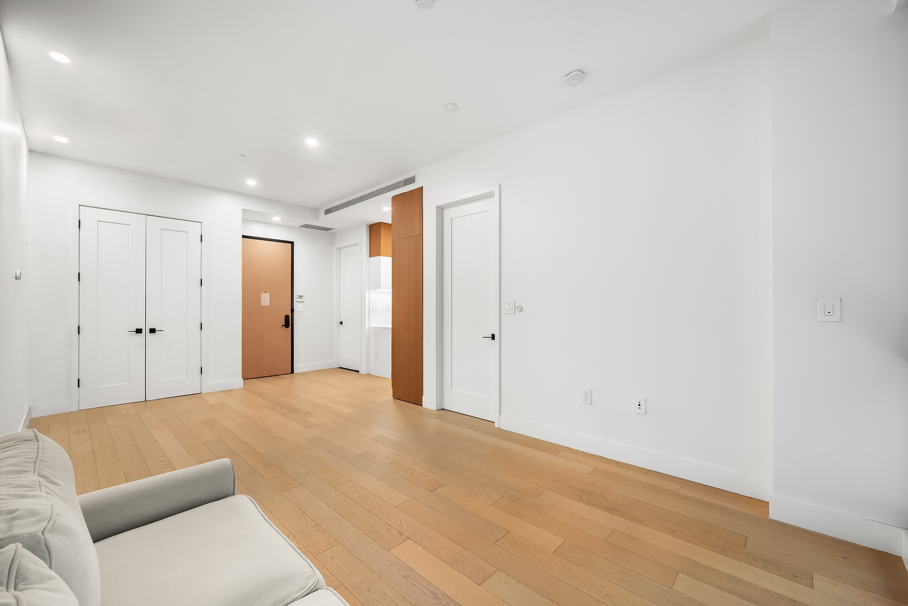 4507 Court Square, Unit 6A Queens, NY 11101 - Photo 9 of 19