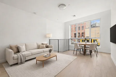 $875,000 | 21-24 45th Road, Unit 1 | Long Island City