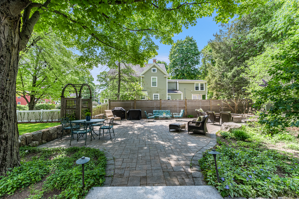 38 Berkeley Street Reading, MA 01867 - Photo 10 of 50