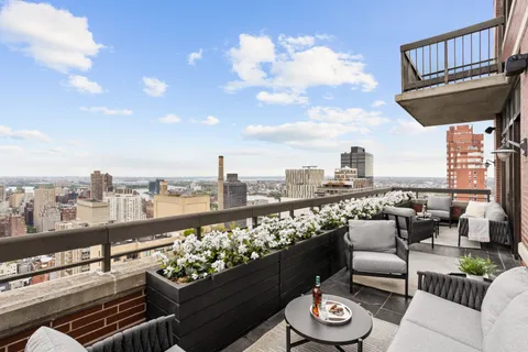 $8,950,000 | 422 East 72nd Street, Unit 40B/41AB | Lenox Hill