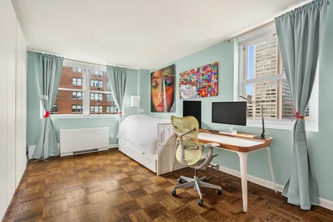 $1,500,000 | 501 East 79th Street, Unit 11E | Upper East Side