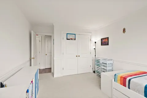 $297,000 | 4977 Battery Lane, Unit 1711, Bethesda, MD 20814