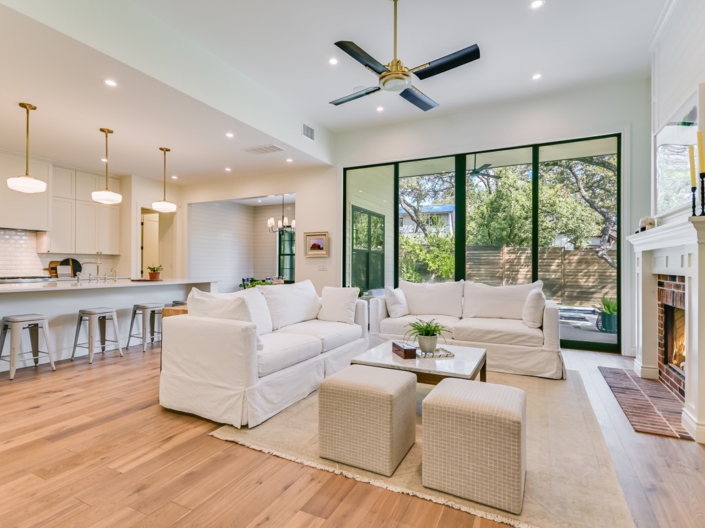 4102 Deepwoods Drive Austin, TX 78731 - Photo 5 of 29