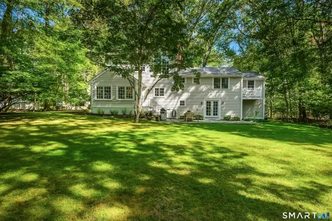 $2,295,000 | 3 Hickory Lane, Darien, CT 06820