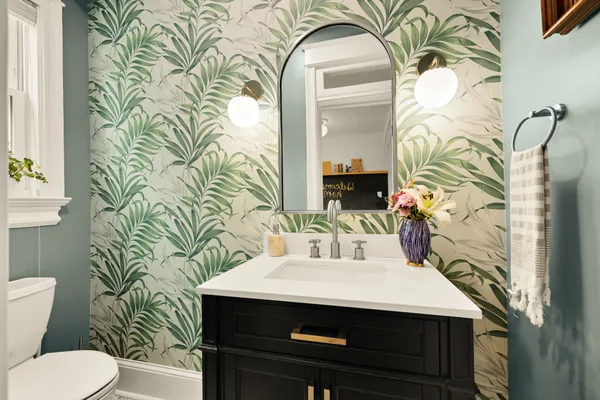 $885,000 | 618 Farragut Street Northwest, Washington, DC 20011
