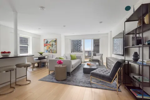 $1,795,000 | 159 West 53rd Street, Unit 34E | Theater District