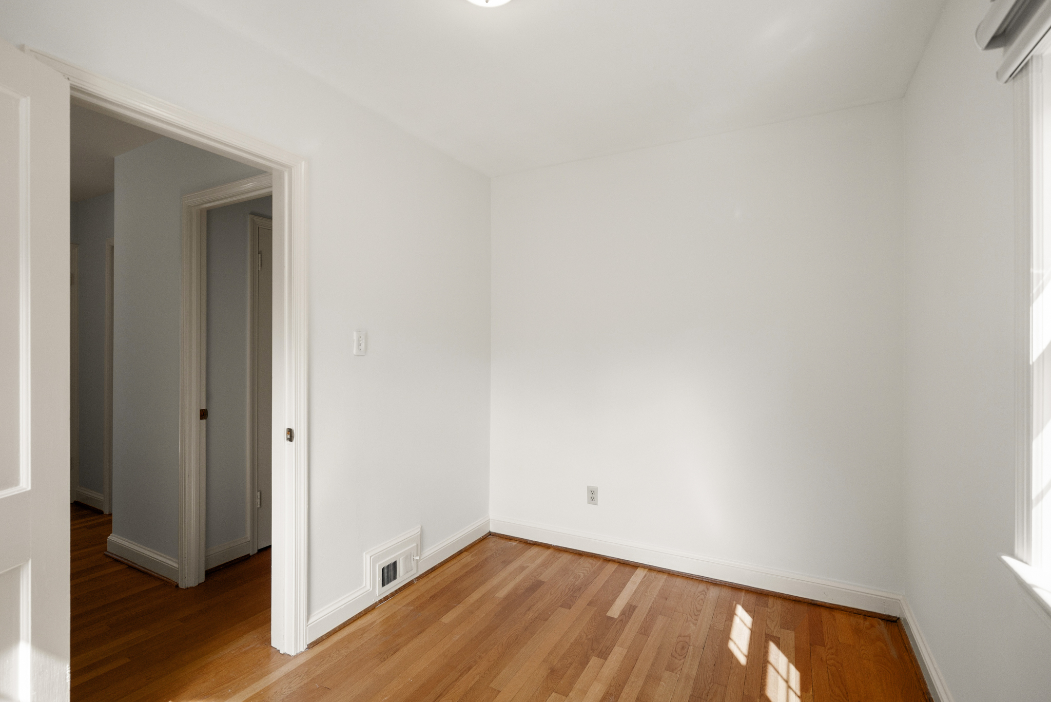 5811 Walton Road Bethesda, MD 20817 - Photo 32 of 54 Gallery Image 32