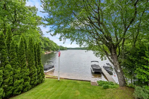 Contact Agent | 84 South Shore Drive, Sturbridge, MA 01566