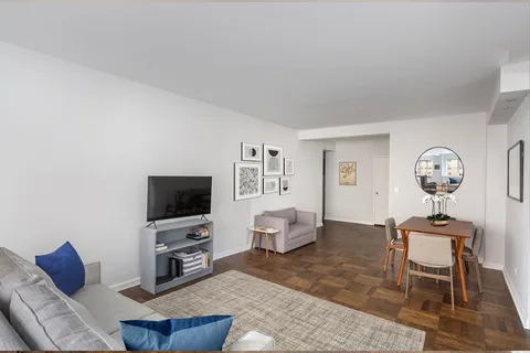 $895,000 | 11 5th Avenue, Unit 4C | Greenwich Village