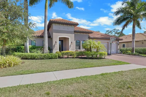 $995,000 | 1511 Mockingbird Drive, Naples, FL 34120