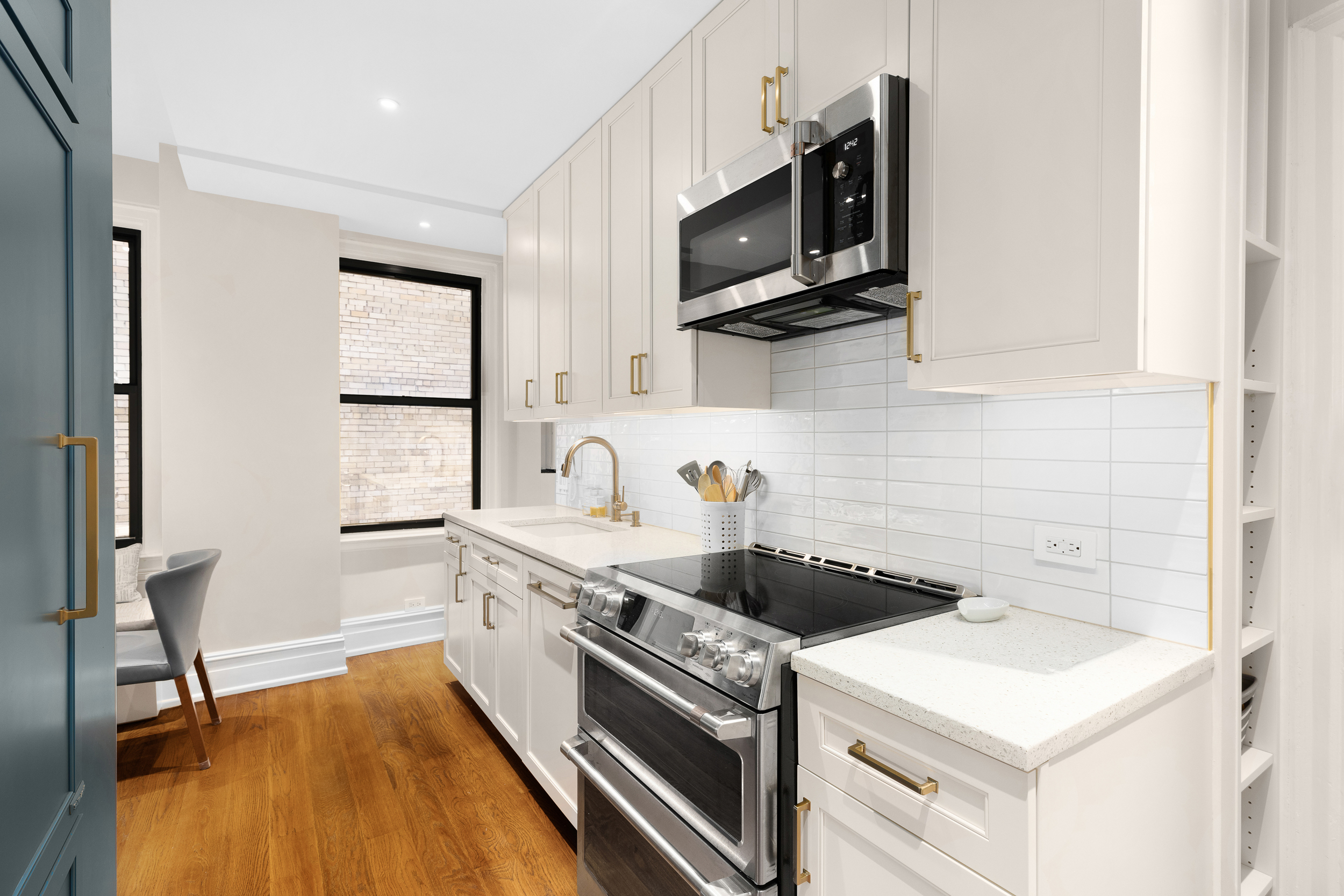 345 East 57th Street, Unit 8D Manhattan, NY 10022 - Photo 4 of 11