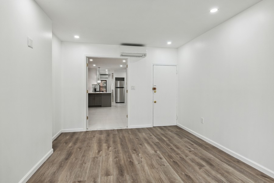 239 West 26th Street, Unit 2W Manhattan, NY 10001 - Photo 5 of 7