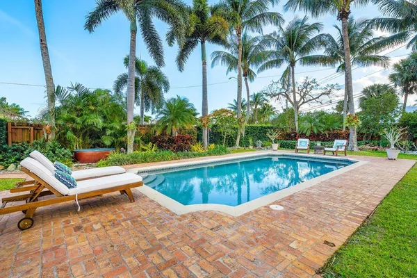 $2,400,000 | 521 North Swinton Avenue, Delray Beach, FL 33444