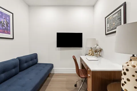 $1,950,000 | 100 Barclay Street, Unit 17J | TriBeCa