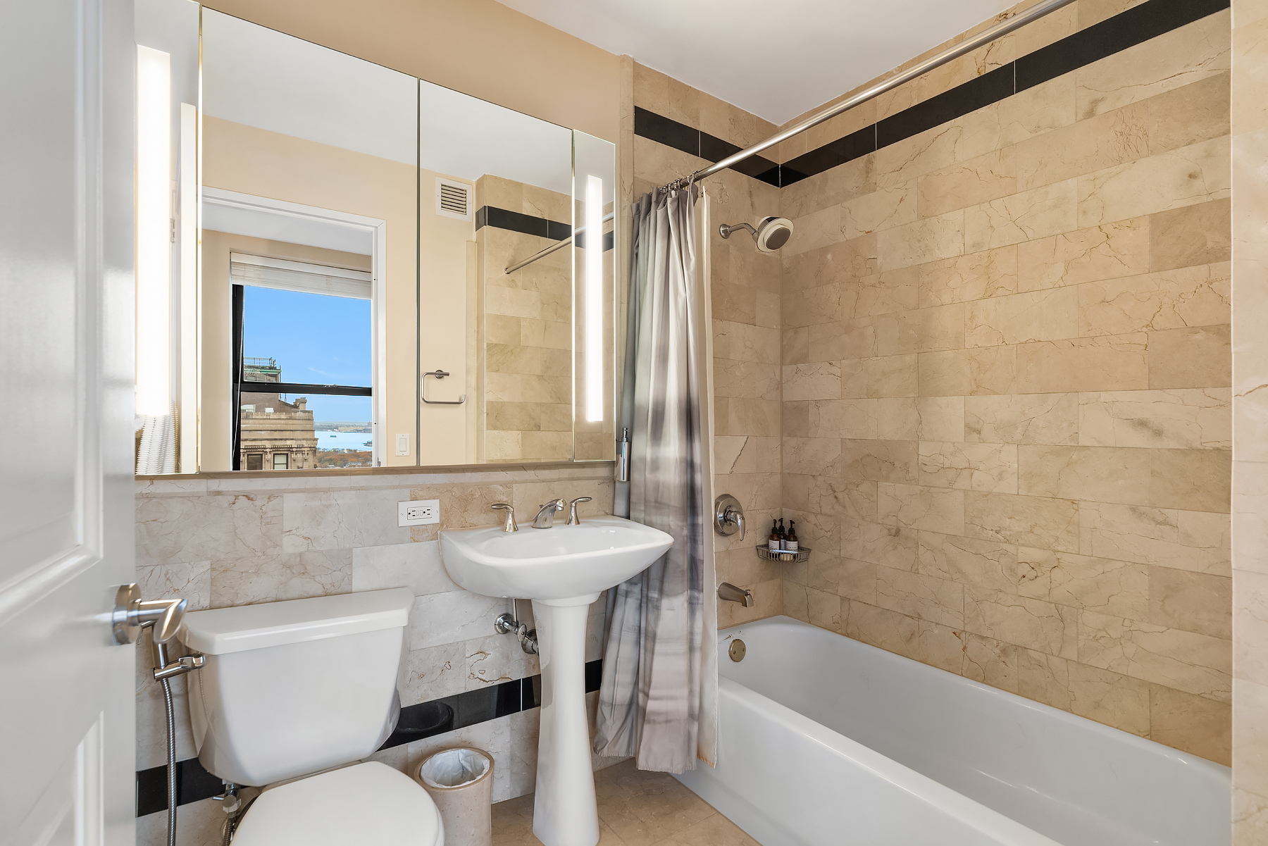 20 West Street, Unit 36E Manhattan, NY 10004 - Photo 11 of 17