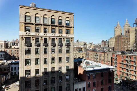 $610,000 | 116 West 72nd Street, Unit 11B | Upper West Side