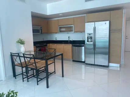 $718,000 | 950 Brickell Bay Drive, Unit 2206, Miami, FL 33131