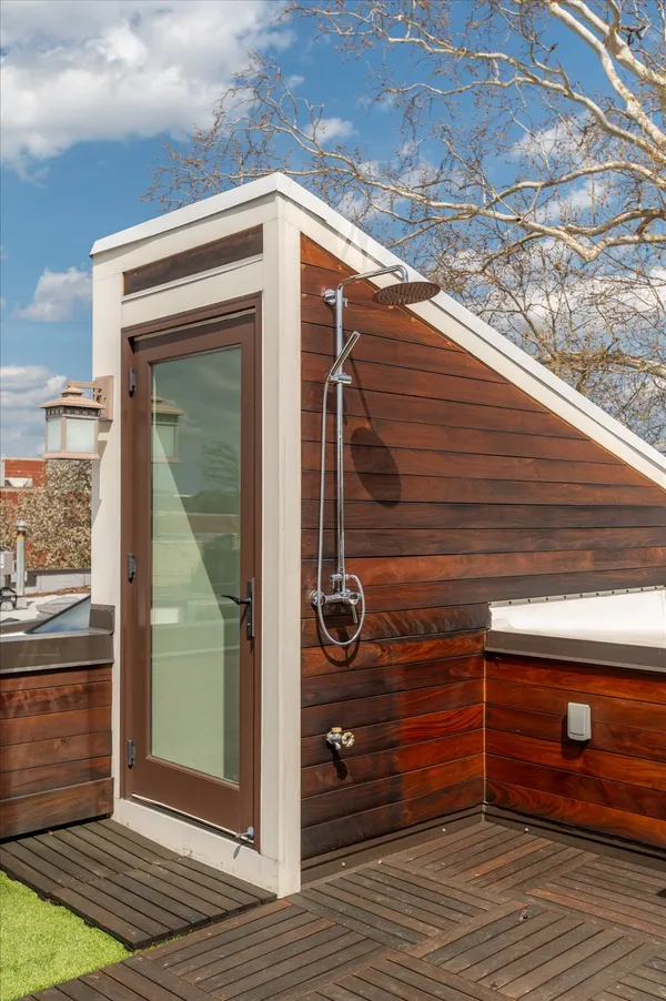 $3,125,000 | 761 10th Street Southeast, Washington, DC 20003